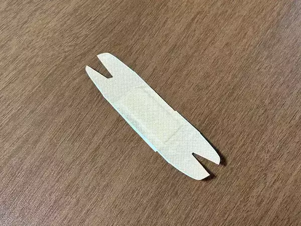 指先に絆創膏を貼るには？　覚えておきたい『剥がれにくくなる』アイディア
