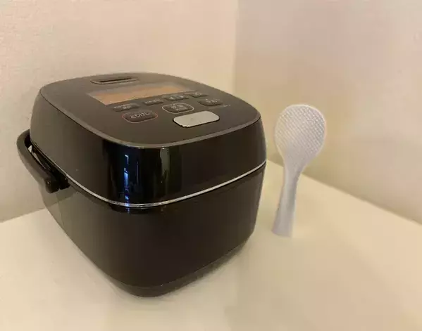 炊飯器に『ブックエンド』をスッと差し込んで…　予想外のひらめきが賢い！【活用法4選】