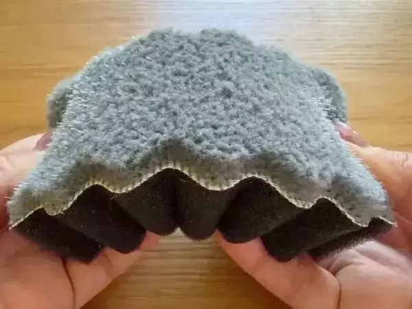 エアコン掃除に100均グッズを活用！　サッと拭くだけで汚れ落ち抜群