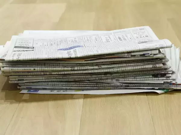 新聞紙はそのまま捨てません　たった『2枚』で作った優れモノがこちら【再利用4選】