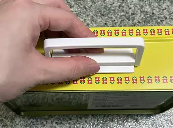 思い出のクッキー缶を使いたい！　100均アイテムと組み合わせたら便利度アップ