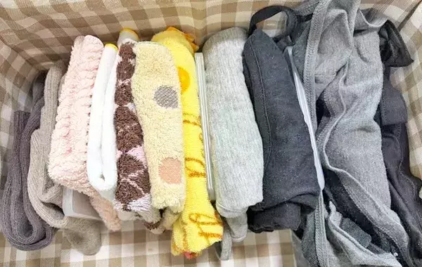 キッチンも引き出しもスッキリ！　ダイソーで買った「110円の仕切り」が万能すぎる