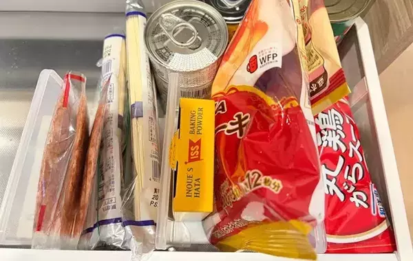 キッチンも引き出しもスッキリ！　ダイソーで買った「110円の仕切り」が万能すぎる