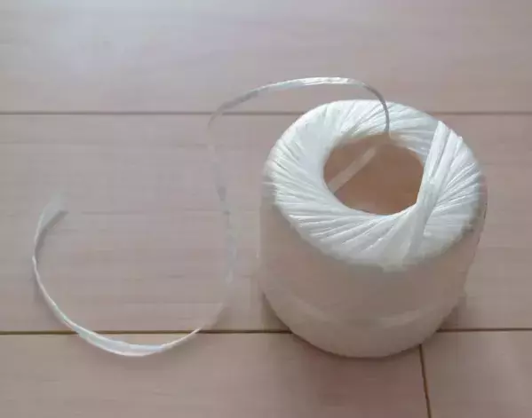 『ビニール紐』で蛇口を掃除！　落ちない隙間汚れが「ごっそり取れた」【活用テク4選】