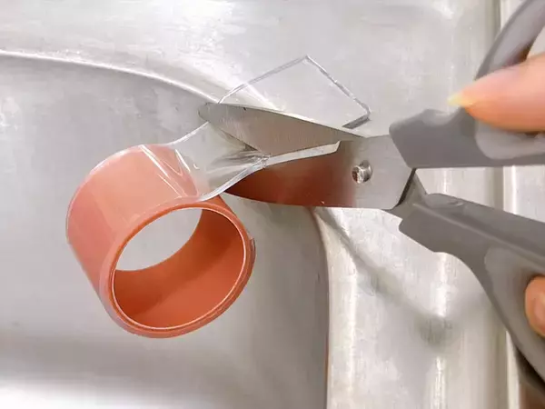 専用ホルダー不要！　100均『ゲルテープ』で作る生ゴミ入れ