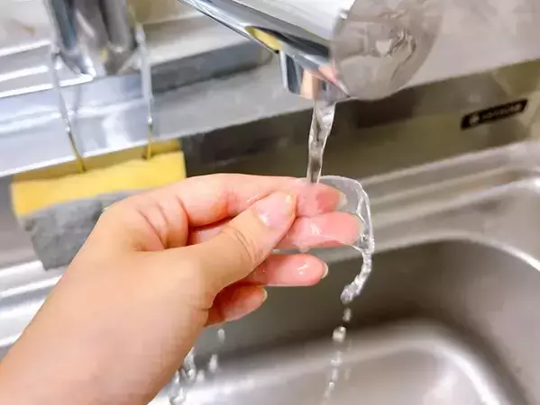 専用ホルダー不要！　100均『ゲルテープ』で作る生ゴミ入れ