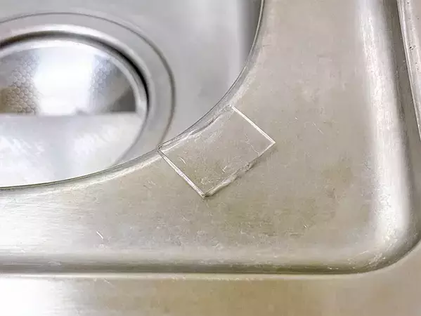 専用ホルダー不要！　100均『ゲルテープ』で作る生ゴミ入れ