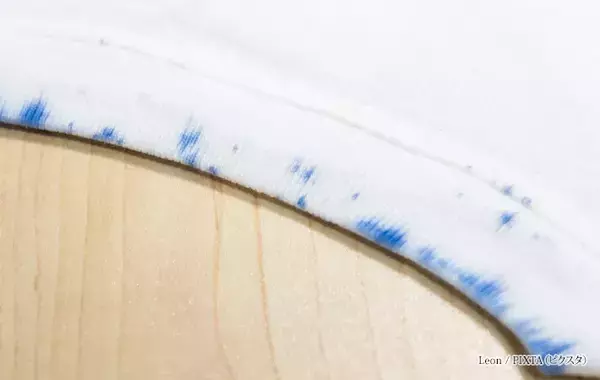 白Tシャツと黒Tシャツの洗濯、分ける？一緒でいい？　洗濯のプロが教える「正解の洗い方」は…