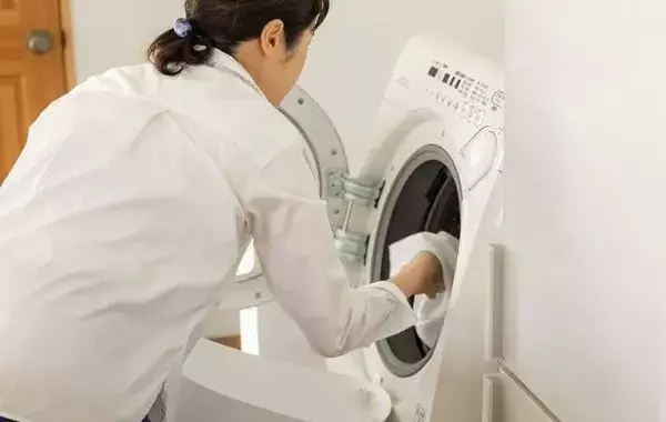 暑い季節のパジャマ、週に何回洗った方がいい？　洗濯研究家が教える「目安」は…