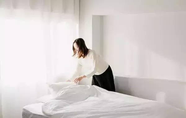 まだ暑い9月、布団は週に何回干すといい？　洗濯研究家の答えは…