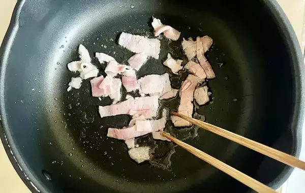 サラダの気分じゃない… 余ったキュウリをフライパンで炒めたら「意外なおいしさ」