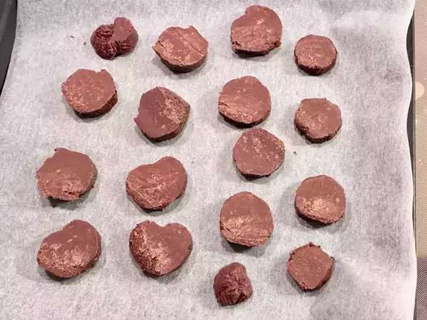 「材料はチョコと薄力粉だけ」　簡単にできる『濃厚チョコクッキー』に子供が大喜び