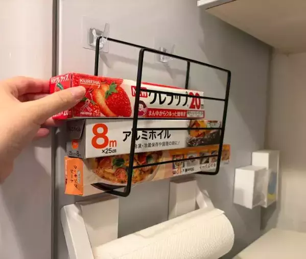 100均の皿ラックを『冷蔵庫横』に設置　意外な活用法に「試して大正解！」