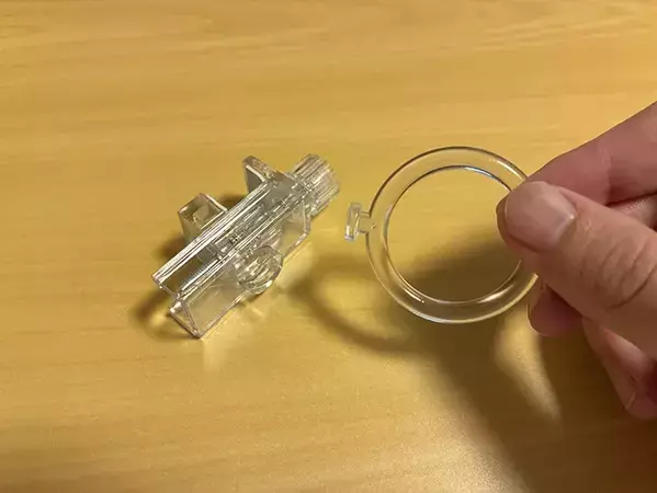100均のリングフック、『横』で使うと便利！　お風呂上がりが快適になる活用法が、こちら