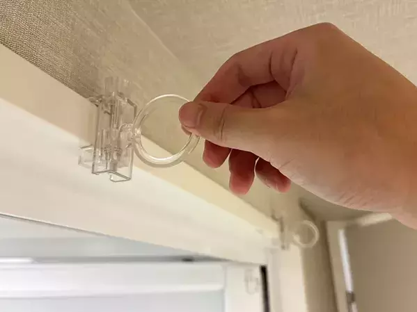 100均のリングフック、『横』で使うと便利！　お風呂上がりが快適になる活用法が、こちら
