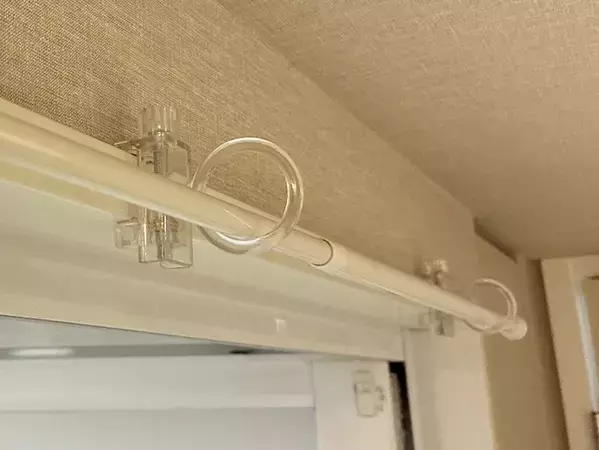 100均のリングフック、『横』で使うと便利！　お風呂上がりが快適になる活用法が、こちら