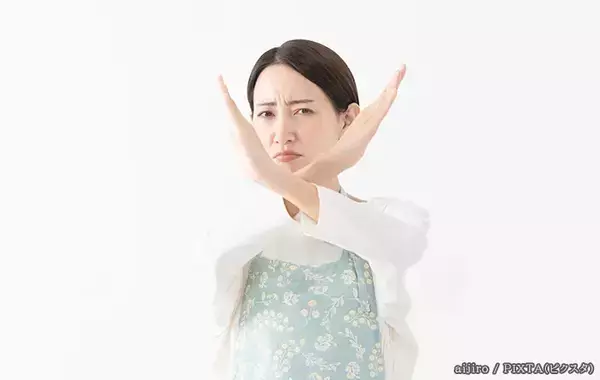ピンク色に変色した服、原因は『日焼け止め』だった　落とすコツは…【プロ解説】