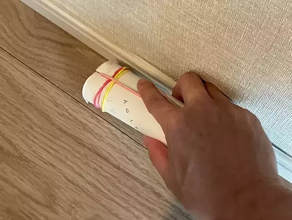 トイレットペーパーの芯と輪ゴム6本を活用！　便利な掃除アイテムに変わる『1分ワザ』