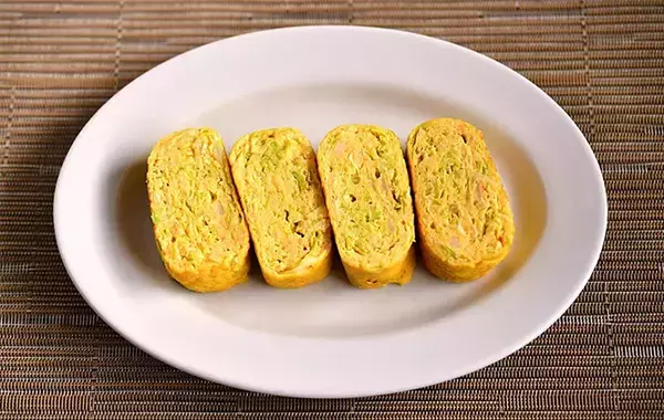 玉子焼きに『大さじ2杯』入れてみて！　ふっくら仕上がって「栄養もアップ」【管理栄養士のレシピ】