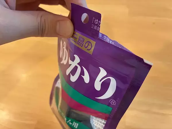 ふりかけ袋は『切って開ける』のが正解！　3分で試せる裏ワザが、快適