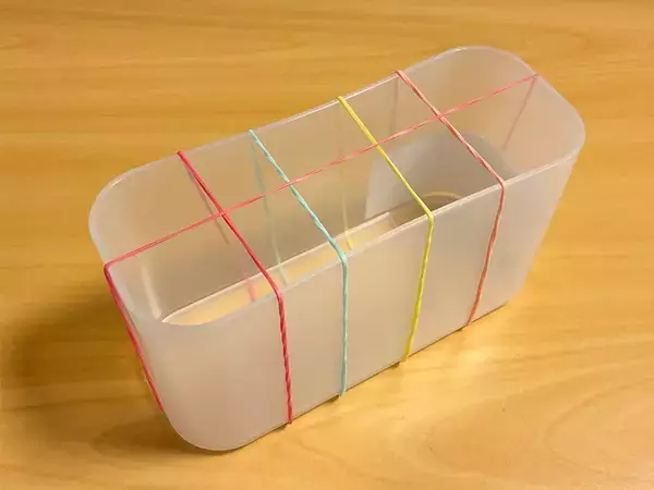 ダイソーの輪ゴムで快適に！　10秒で収納の悩みが解決する活用法