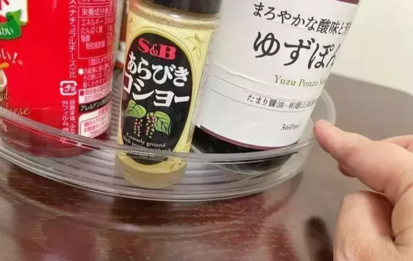 便利でクセになる！　ダイソーに聞いた『回転台トレイ』の意外な活用法【3選】