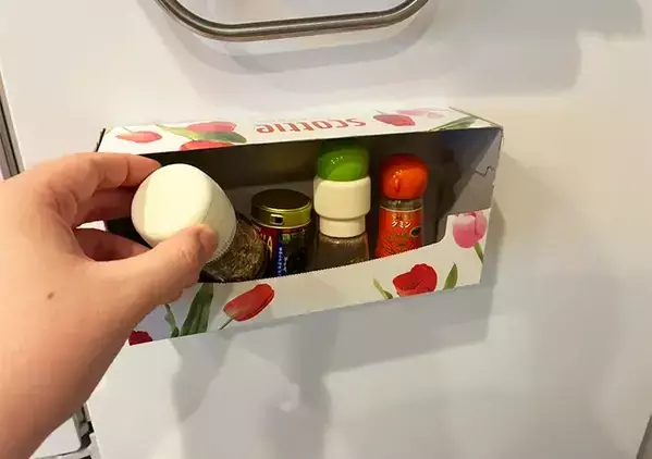 ゴミが収納グッズに早変わり！　箱ティッシュの簡単リメイクで「キッチンが快適」