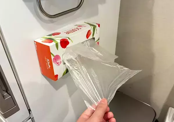 ゴミが収納グッズに早変わり！　箱ティッシュの簡単リメイクで「キッチンが快適」