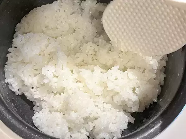 ご飯の仕上がりが『炭酸水1本』で変わる　簡単ワザを試すと「いつもよりふっくら！」
