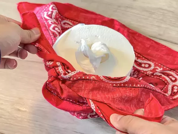 使うのは『布1枚』だけ！　トイレットペーパーの生活感を消して「ティッシュ代わりに使う」方法