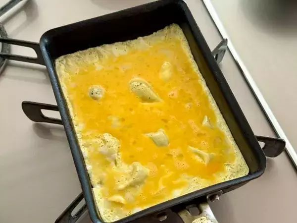 卵液に『小さじ1杯ずつ』入れるだけ！　少食な子供も完食した「玉子焼きレシピ」