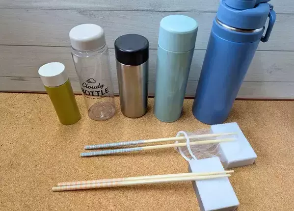 茶渋がつきやすい水筒、スポンジで洗うの待った！　底まできれいする“お手入れ前”のひと手間とは