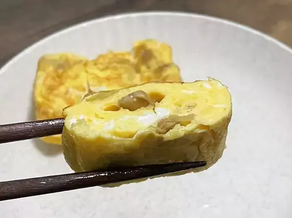 玉子焼きに『20g』入れてみて　ポリポリ食感をプラスするアイディアに「飽きない」「香ばしい」