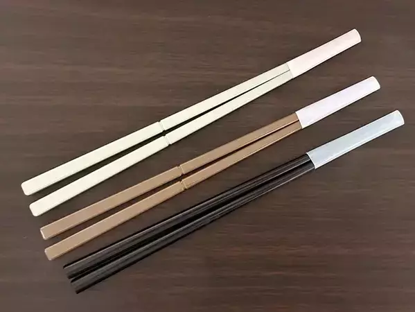 ストローに箸を差してハサミで切るだけ！　片づけがラクになる『30秒ワザ』