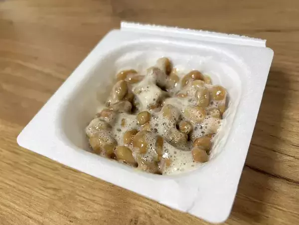 納豆に『小さじ1杯』入れてみて！　簡単すぎるアレンジに、夫「毎日食べたい」