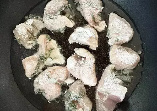 大葉をたっぷり入れた『塩から揚げ』　大さじ1杯の味つけで「何個でもいける！」