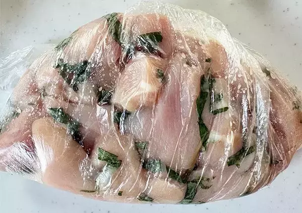 大葉をたっぷり入れた『塩から揚げ』　大さじ1杯の味つけで「何個でもいける！」