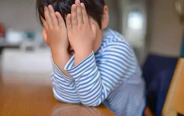 デザートを待つ4歳児の言葉に「どこで習ったの？」日本人の感性から生まれた言葉に『世界の見方が変わる』
