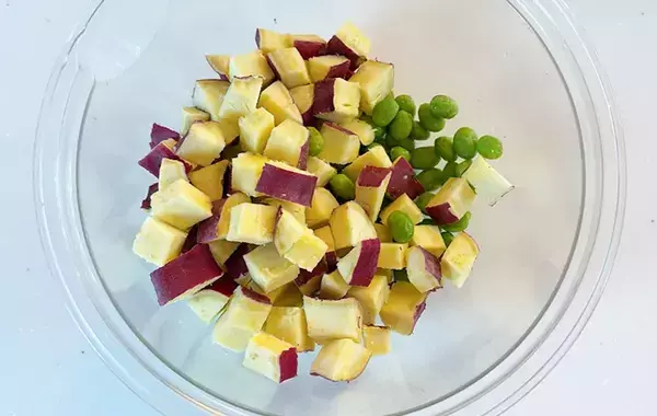 サツマイモの一皿に「明日も食べたい！」　5分レンチンした後に？