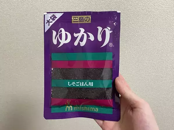 ちくわに『大さじ1杯』混ぜてみて！　炒めたら「おにぎりにピッタリ」【5分レシピ】