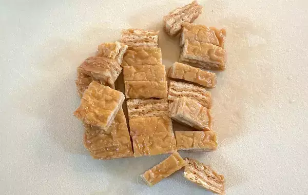 巻く前に『刻んで2枚』入れてみて！　玉子焼きの仕上がりに「想像以上」「子供が大喜び」