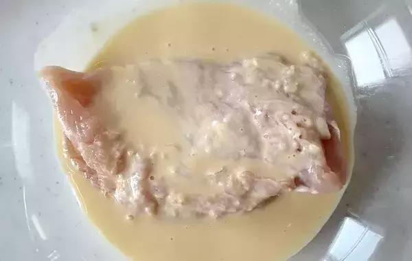鶏むね肉に『大さじ2杯』　作業10分でしっとり仕上がって「家族がべた褒め！」