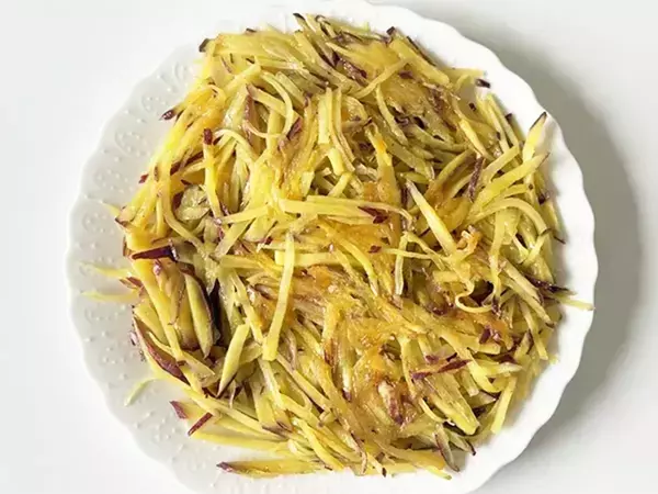千切りのサツマイモとチーズを混ぜて…　焼き芋じゃない食べ方に「子供の手が止まらない」【15分レシピ】