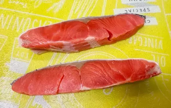 鮭とジャガイモを焼いて『小さじ2杯』　完成した一皿に息子が「これウマい！」