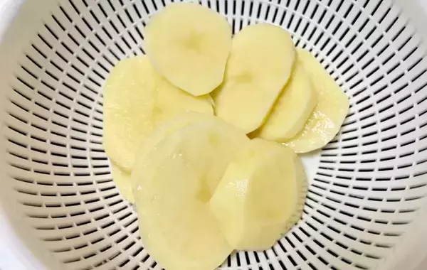 鮭とジャガイモを焼いて『小さじ2杯』　完成した一皿に息子が「これウマい！」