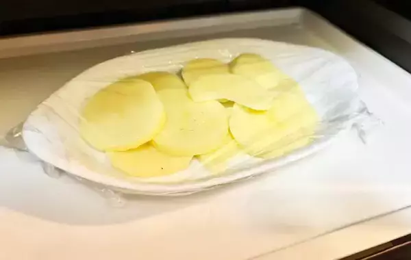 鮭とジャガイモを焼いて『小さじ2杯』　完成した一皿に息子が「これウマい！」