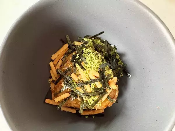 「子供が3杯もおかわり」　冷凍の焼きおにぎりに『1袋』かけたのは？