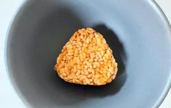 「子供が3杯もおかわり」　冷凍の焼きおにぎりに『1袋』かけたのは？