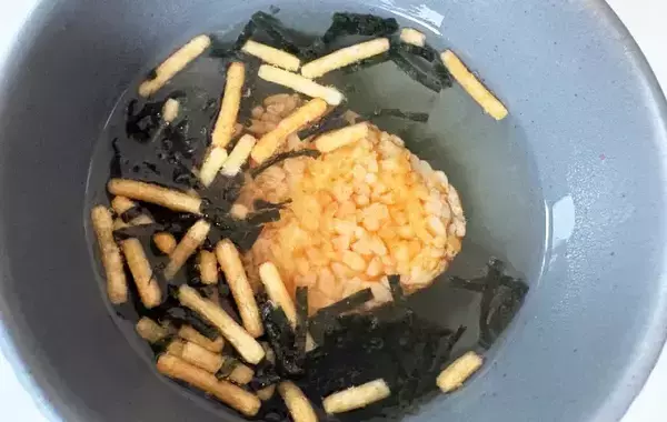 「子供が3杯もおかわり」　冷凍の焼きおにぎりに『1袋』かけたのは？
