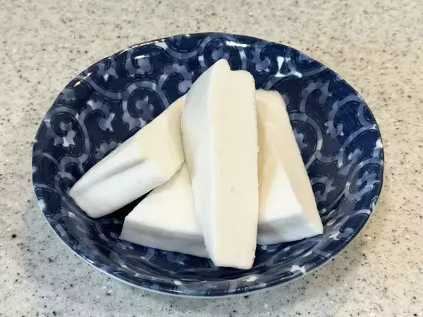 はんぺんに『ワサビ醤油』をつけてみて　刺身風にしたら食感に驚き！【食べ方4選】